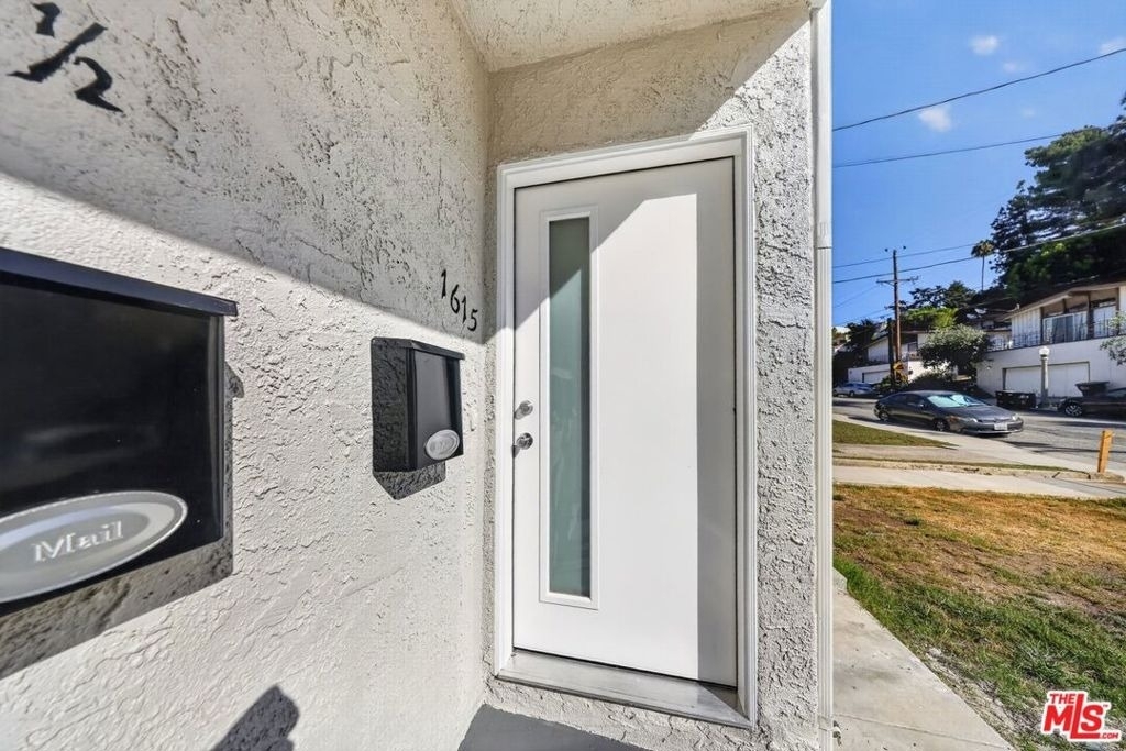 1615 S Adams Street - Photo 3
