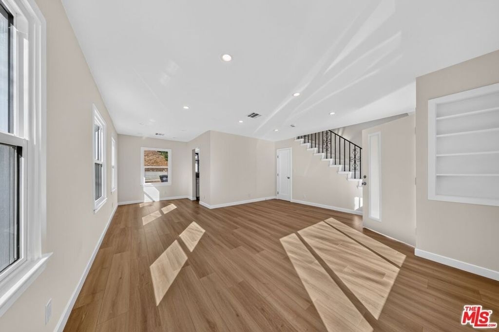 1615 S Adams Street - Photo 3