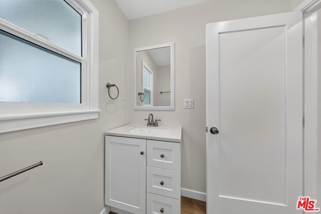 1615 S Adams Street - Photo 9