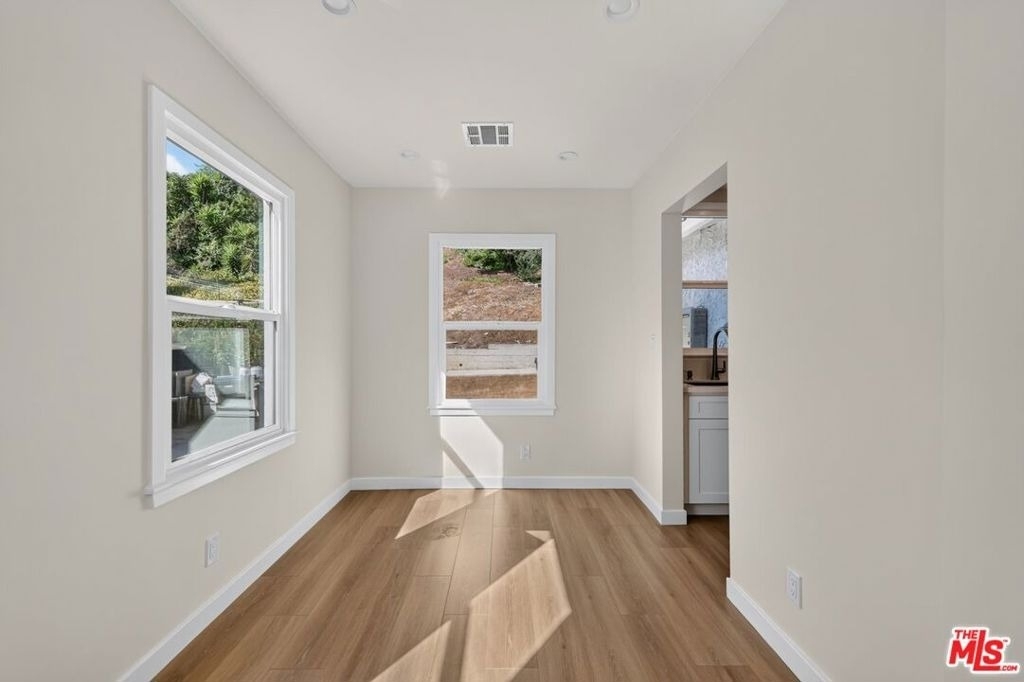 1615 S Adams Street - Photo 6