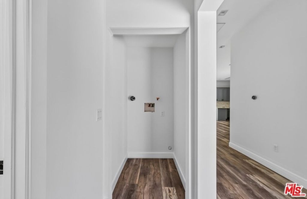 6635 Riverton Avenue - Photo 13