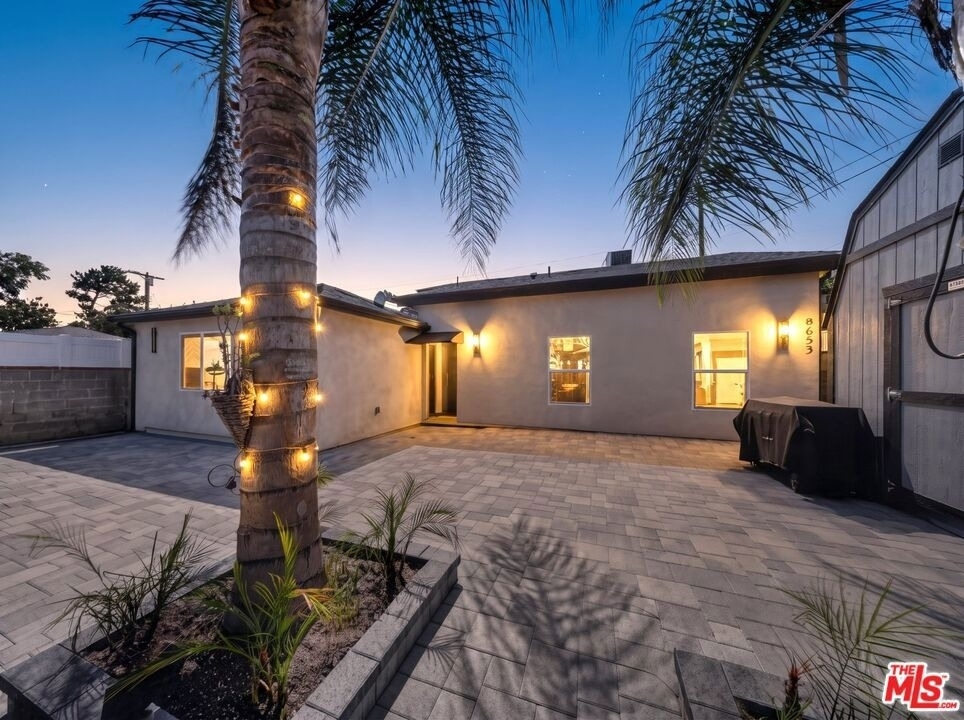 6635 Riverton Avenue - Photo 24