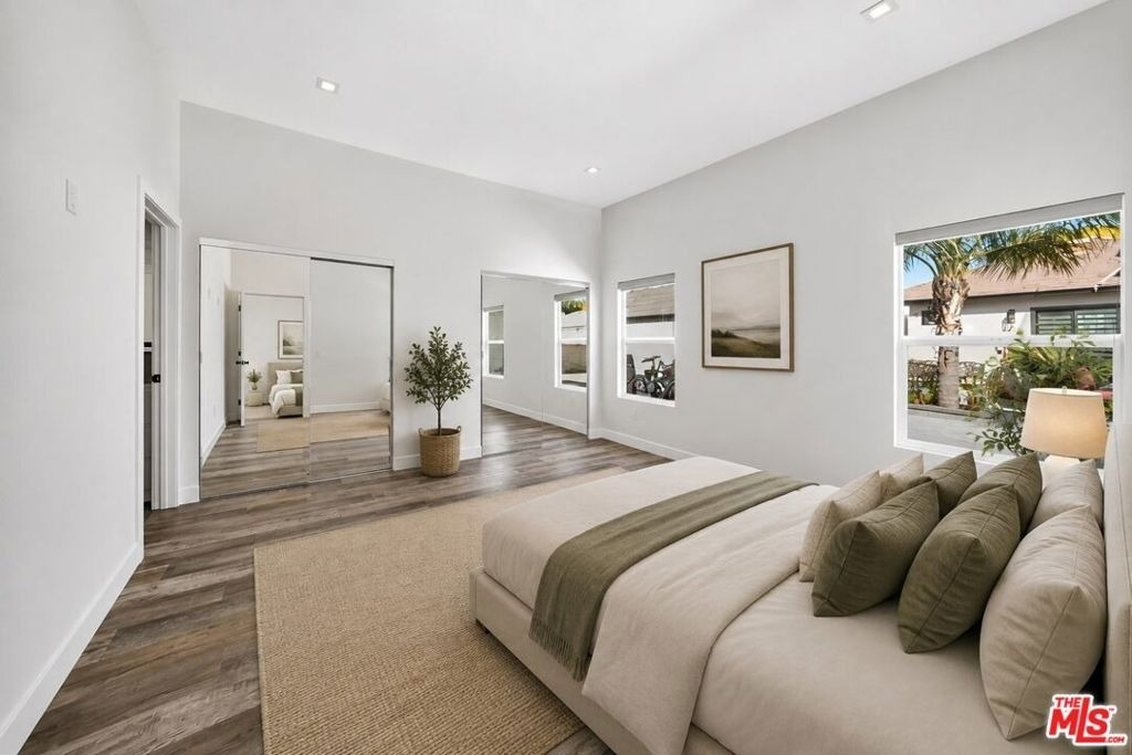 6635 Riverton Avenue - Photo 15