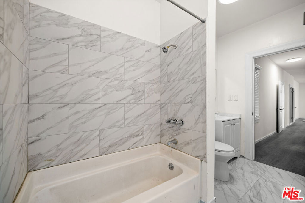 926 S Mariposa Avenue - Photo 9