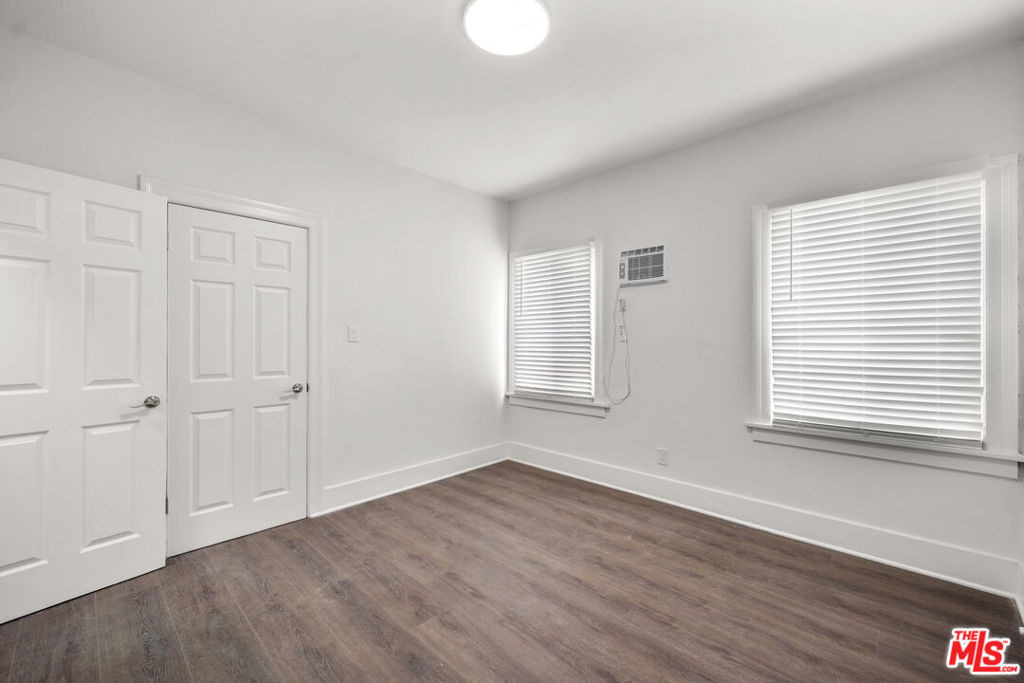 926 S Mariposa Avenue - Photo 2