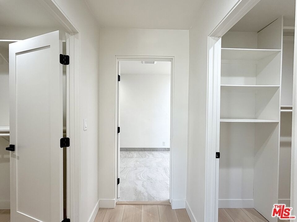 5237 Newcastle Avenue - Photo 27