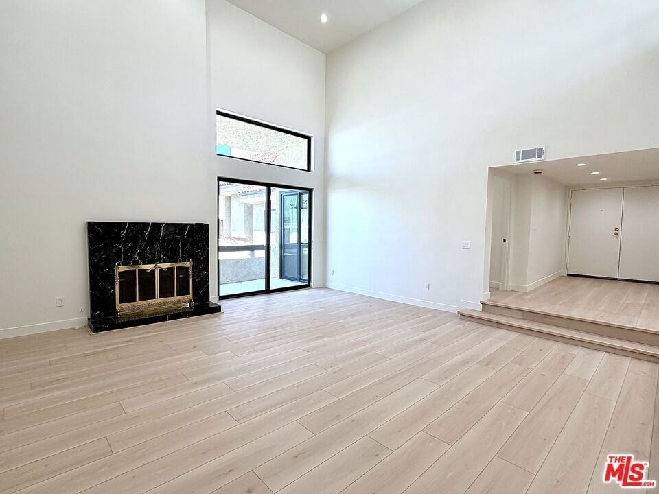 5237 Newcastle Avenue - Photo 9