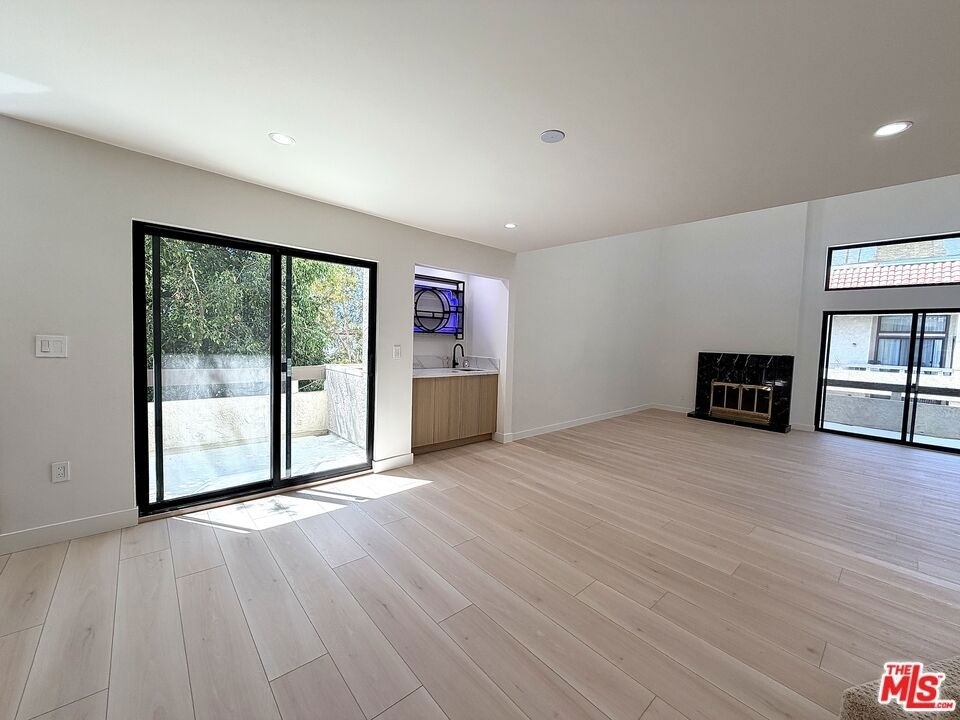 5237 Newcastle Avenue - Photo 14