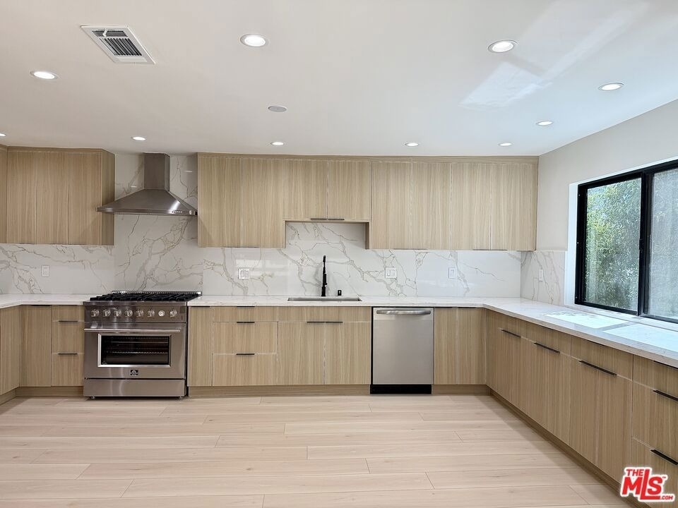 5237 Newcastle Avenue - Photo 20