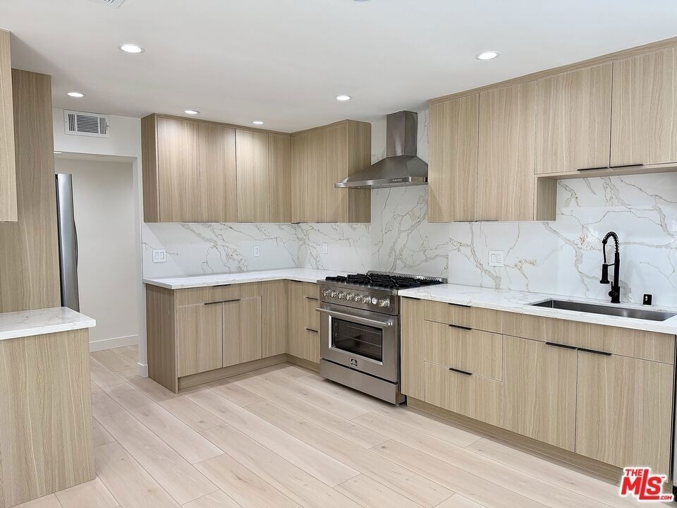 5237 Newcastle Avenue - Photo 22