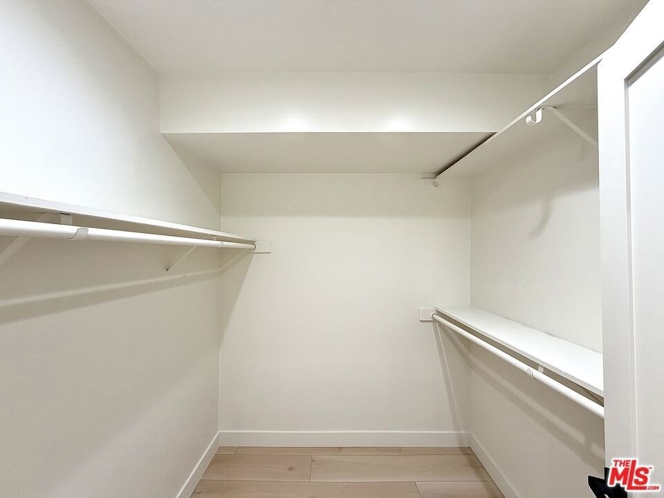 5237 Newcastle Avenue - Photo 28