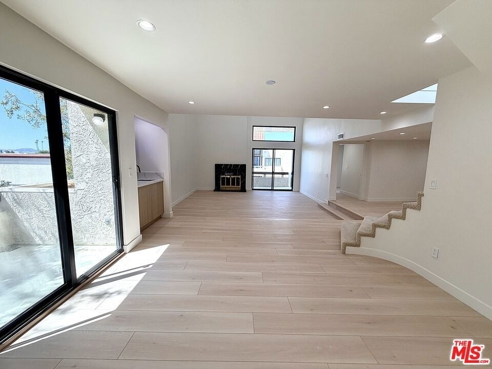 5237 Newcastle Avenue - Photo 17