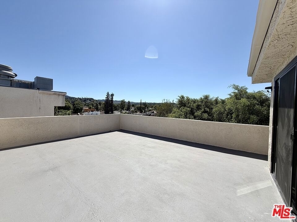 5237 Newcastle Avenue - Photo 44