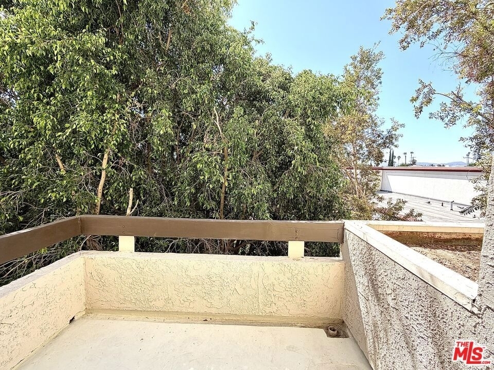 5237 Newcastle Avenue - Photo 15