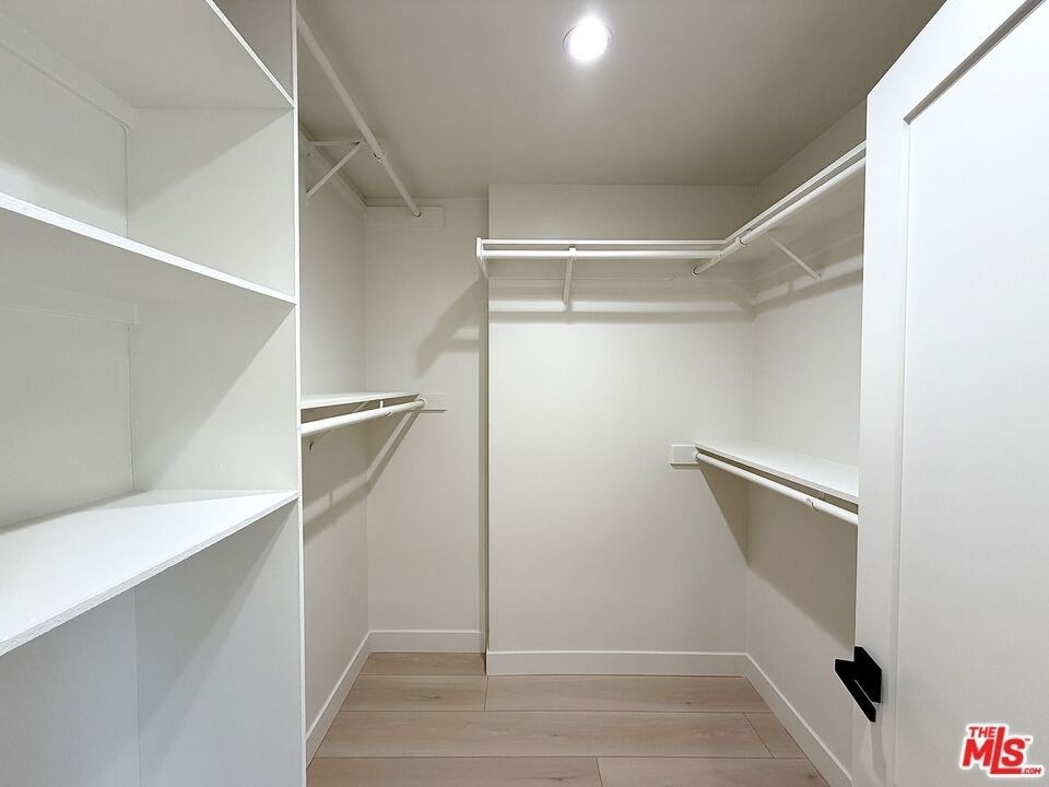 5237 Newcastle Avenue - Photo 29