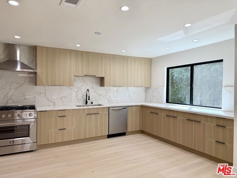 5237 Newcastle Avenue - Photo 21