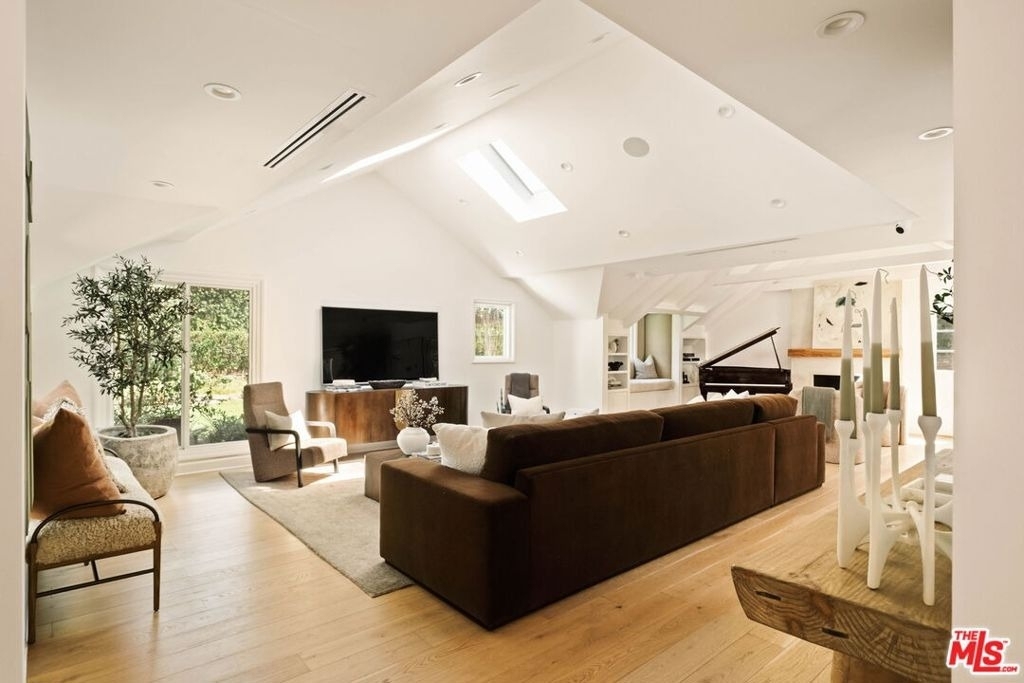 251 N Layton Drive - Photo 4