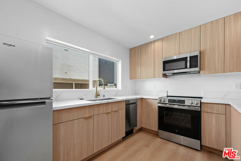 833 5th Street - Photo 9