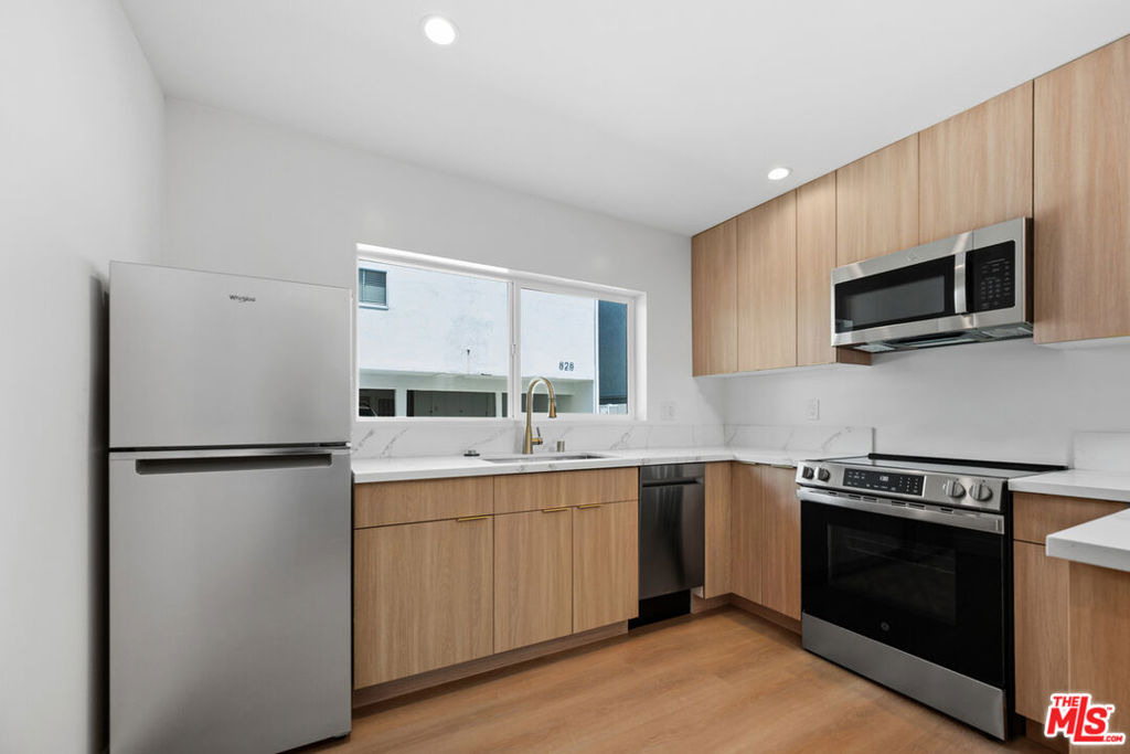 833 5th Street - Photo 8