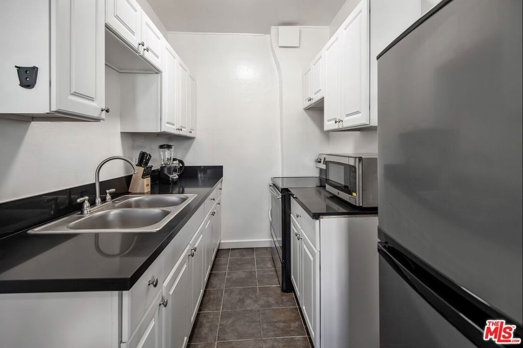 1201 N Crescent Heights Boulevard - Photo 4