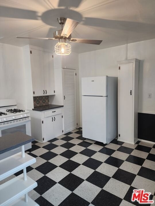 10558 Santa Monica Boulevard - Photo 11