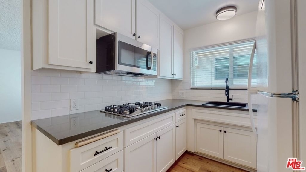 1833 Manning Avenue - Photo 11