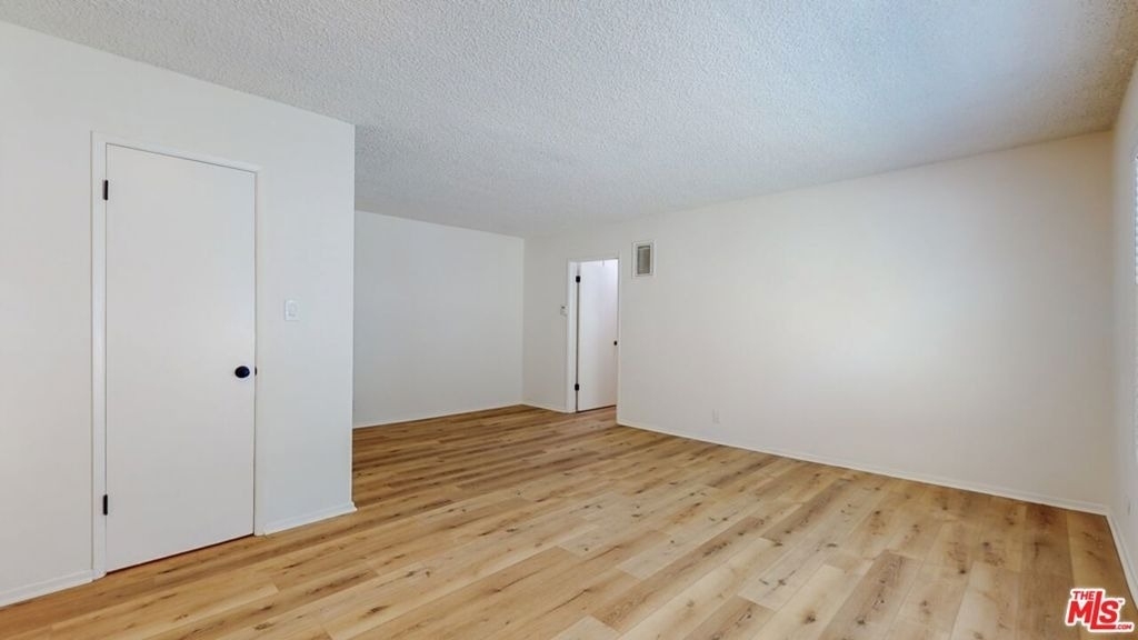 1833 Manning Avenue - Photo 4