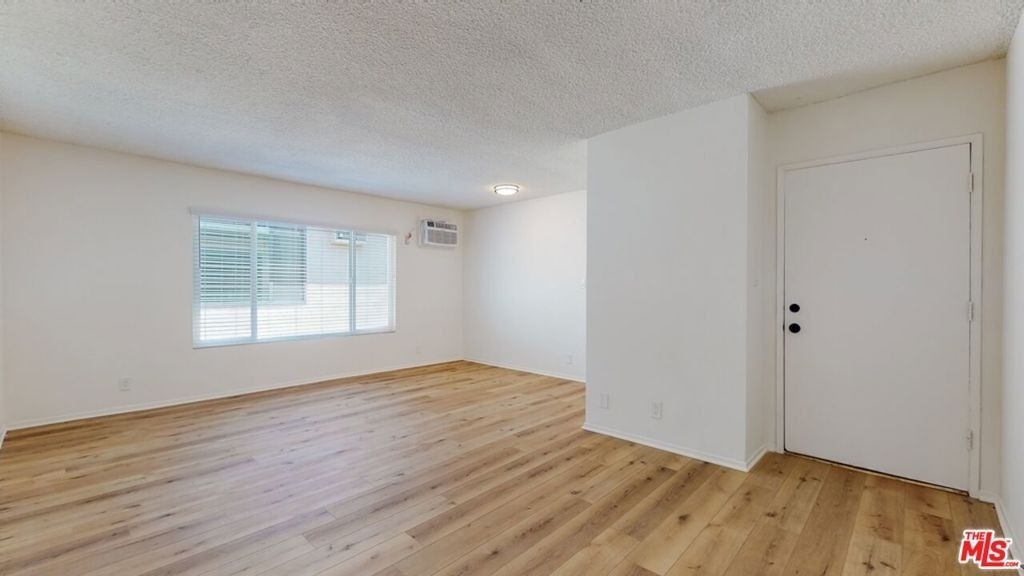 1833 Manning Avenue - Photo 3