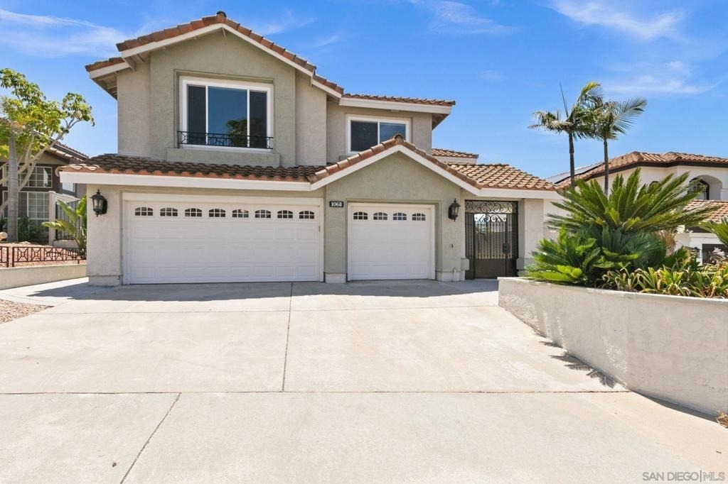 1068 Pacific Hill St - Photo 3