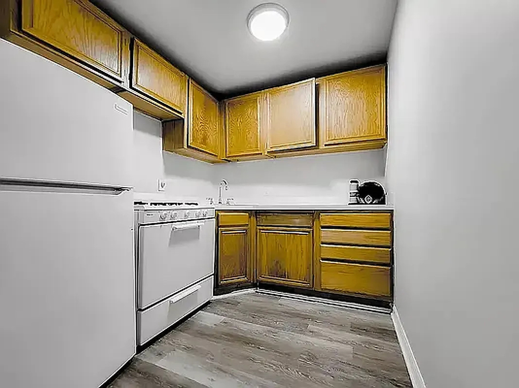 49th Street/10th Avenue - Photo 2