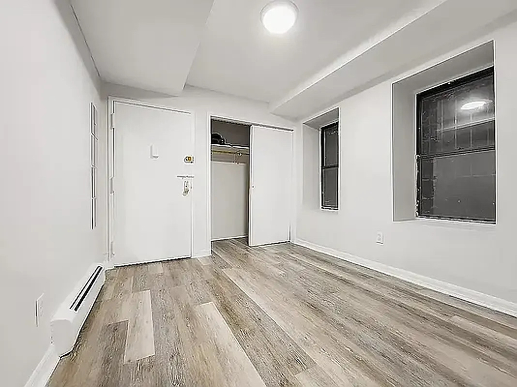 49th Street/10th Avenue - Photo 5
