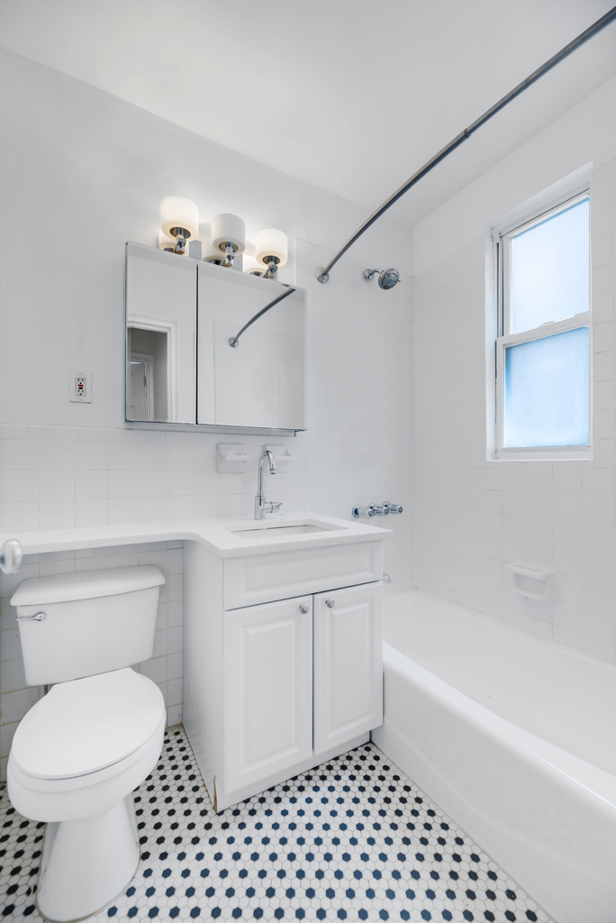 East 31st Street - Photo 5