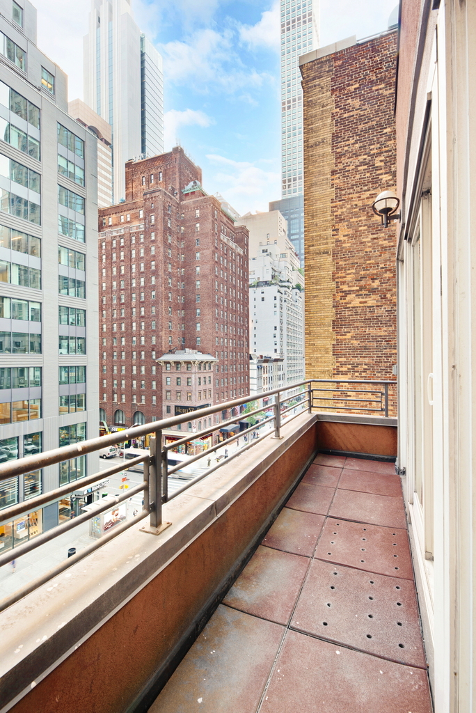 East 57th Street - Photo 7