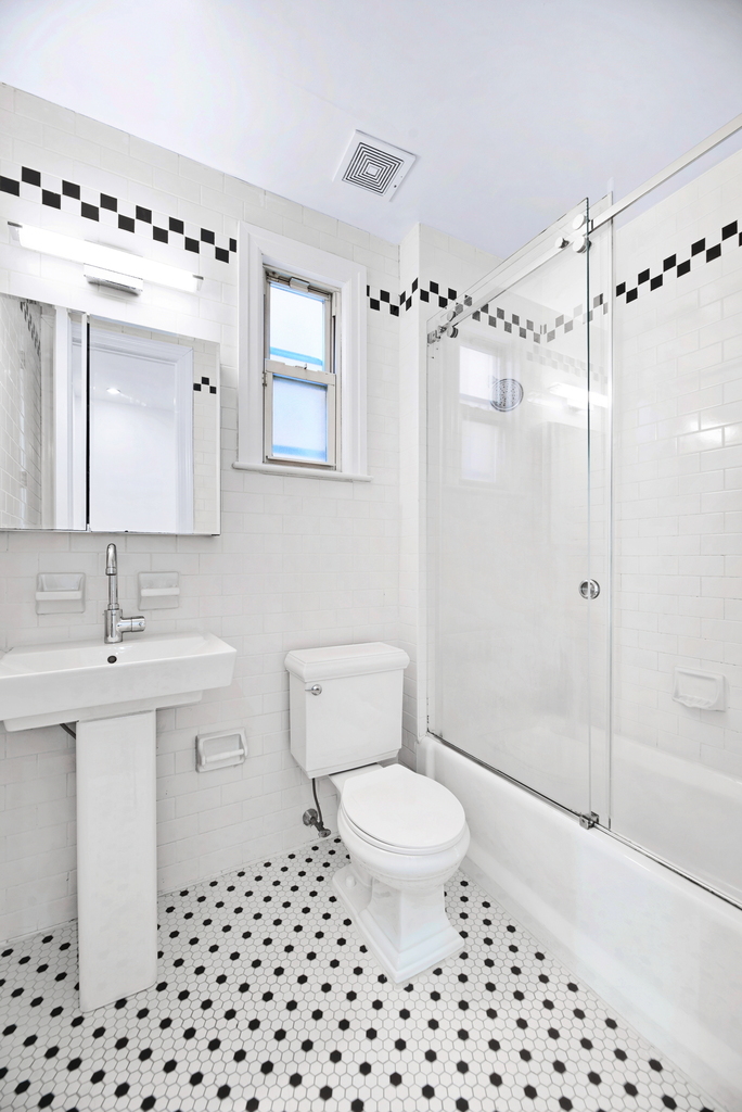 East 57th Street - Photo 8