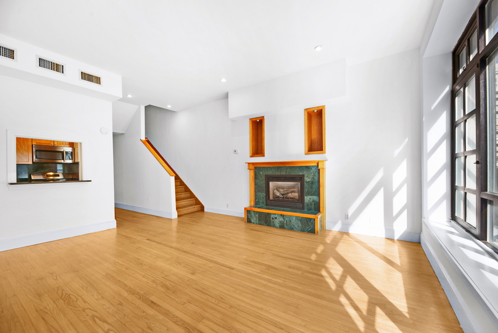 East 57th Street - Photo 0