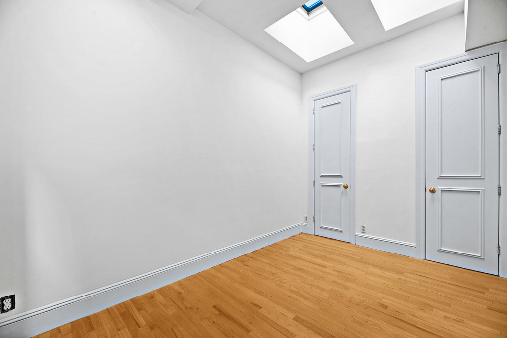 East 57th Street - Photo 5