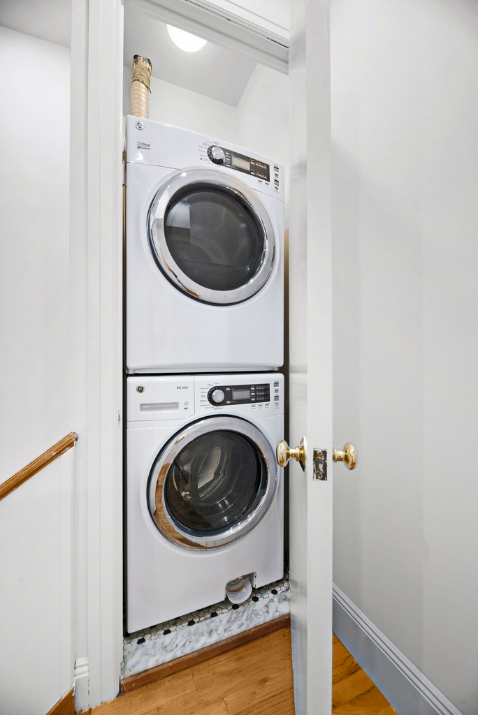 East 57th Street - Photo 10