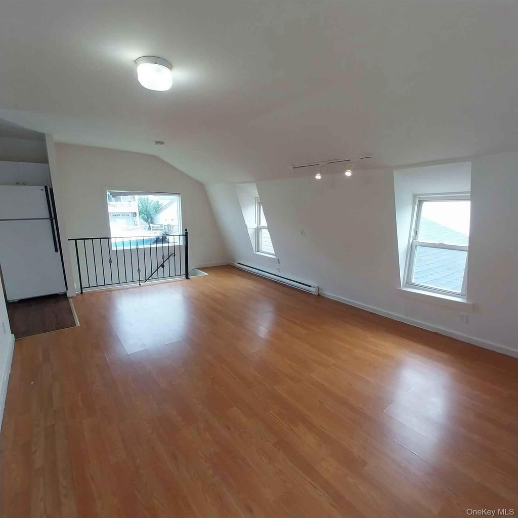 429 Guy Lombardo Avenue - Photo 2
