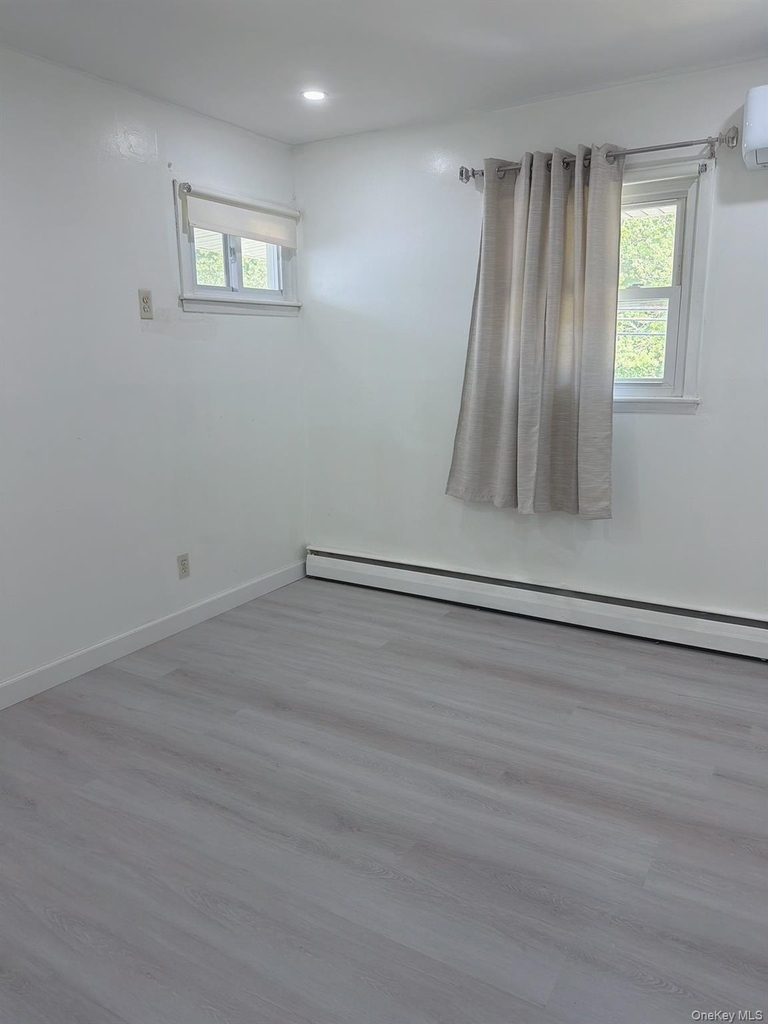 10 Kings Park Road - Photo 6