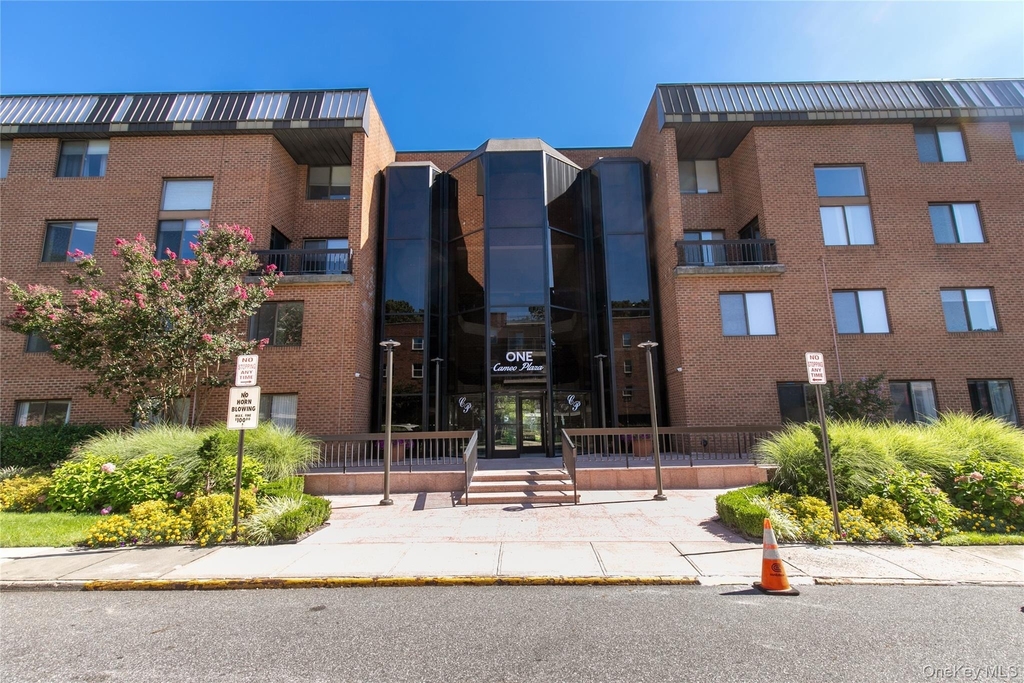 1 Ipswich Avenue - Photo 1
