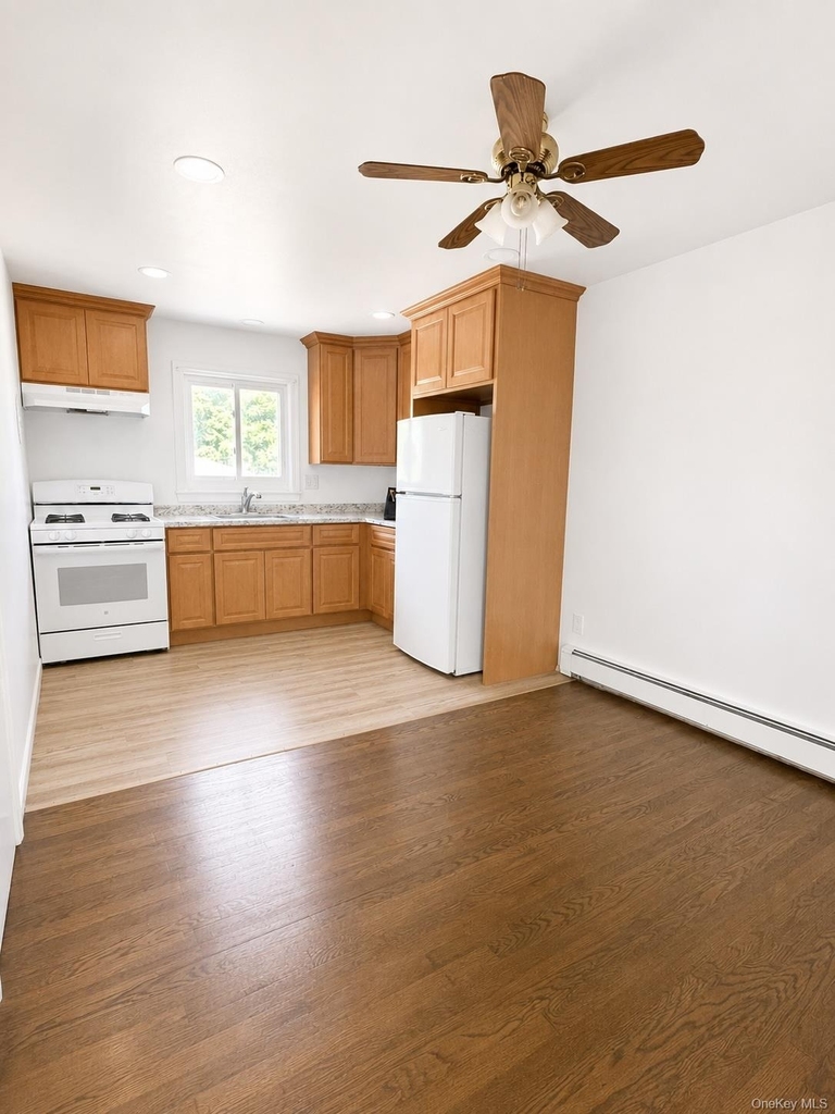 633 Wellwood Avenue - Photo 0