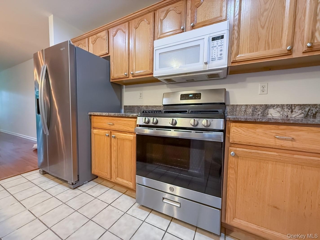 212 Viewpoint Terrace - Photo 3