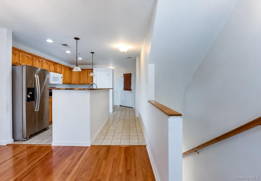 212 Viewpoint Terrace - Photo 1