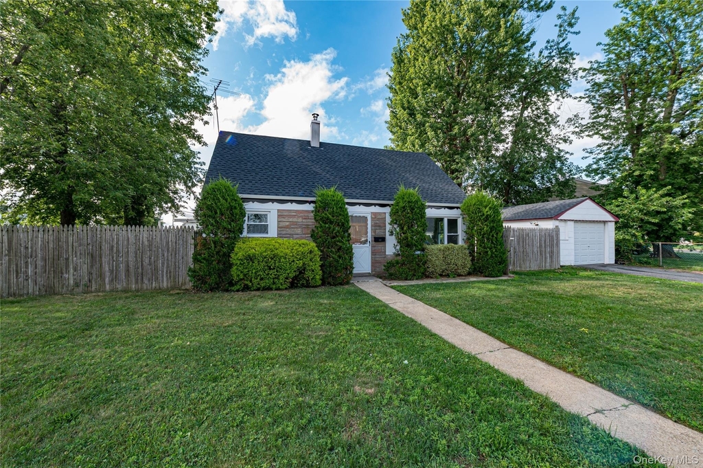 2528 Marshall Avenue - Photo 1