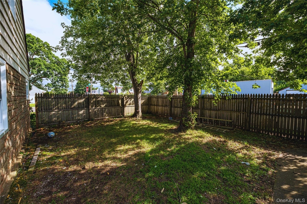 2528 Marshall Avenue - Photo 12