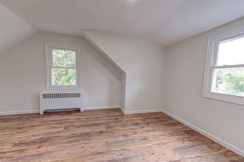 2528 Marshall Avenue - Photo 5