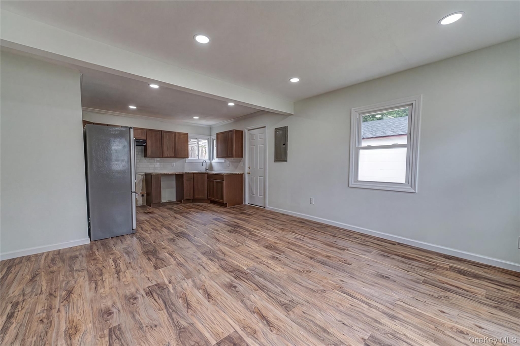 2528 Marshall Avenue - Photo 8