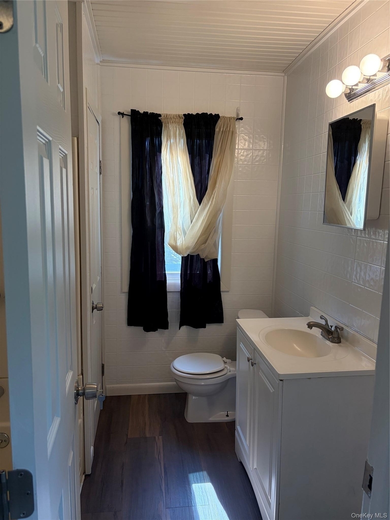 48 Penataquit Avenue - Photo 1
