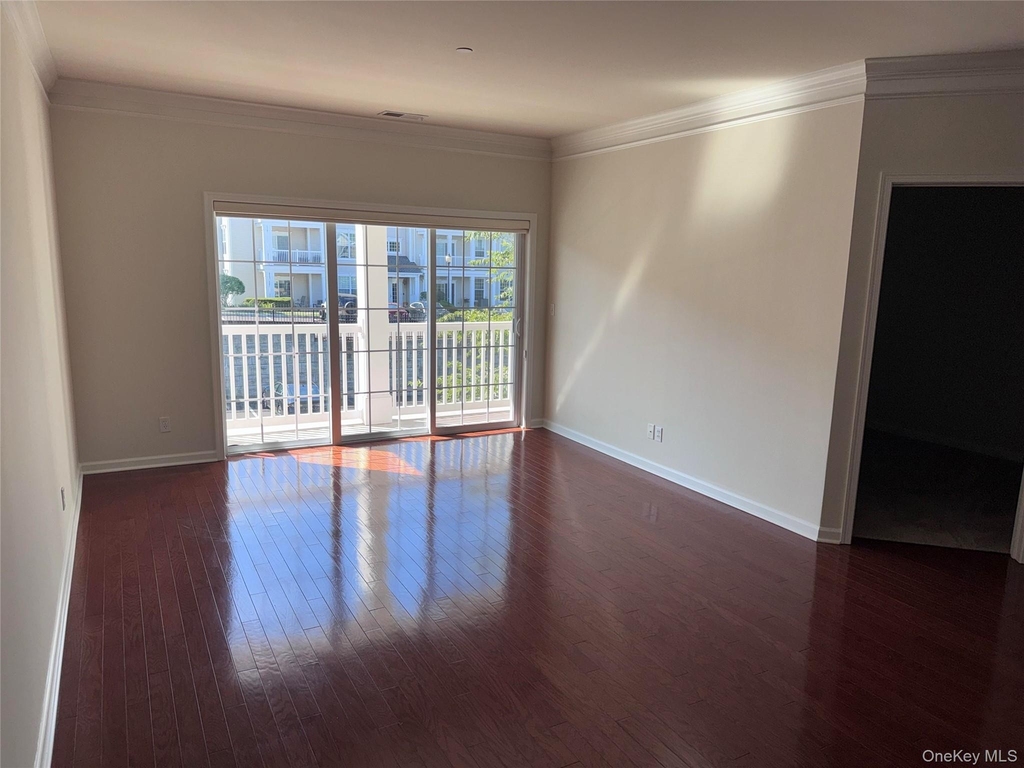 614 Saratoga Lane - Photo 4