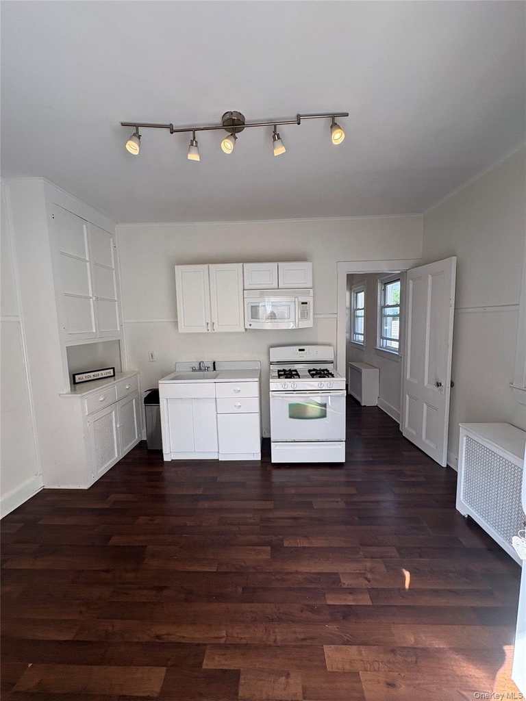 42 Pleasant Place - Photo 1